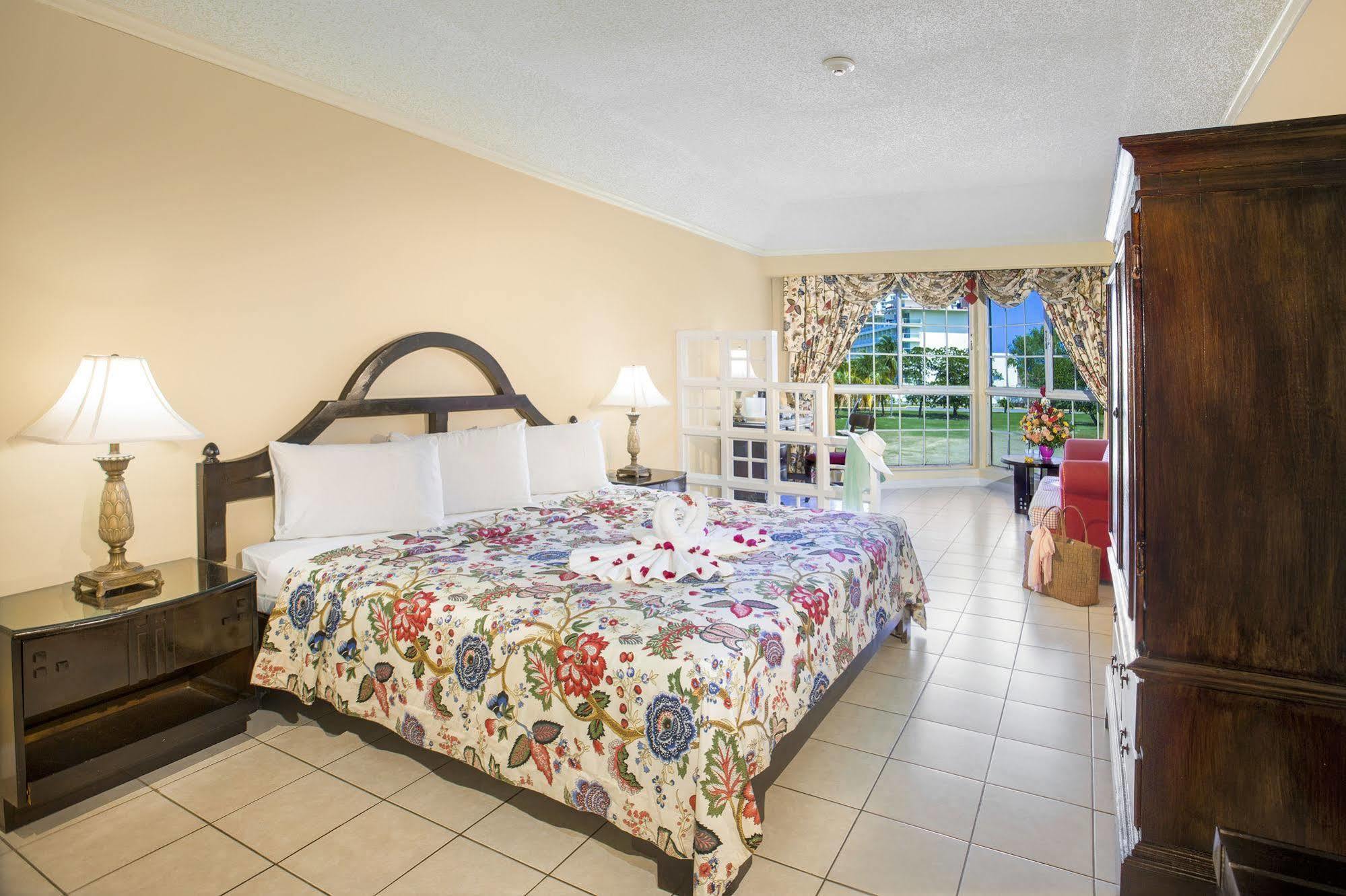 Rooms On The Beach Ocho Rios Buitenkant foto